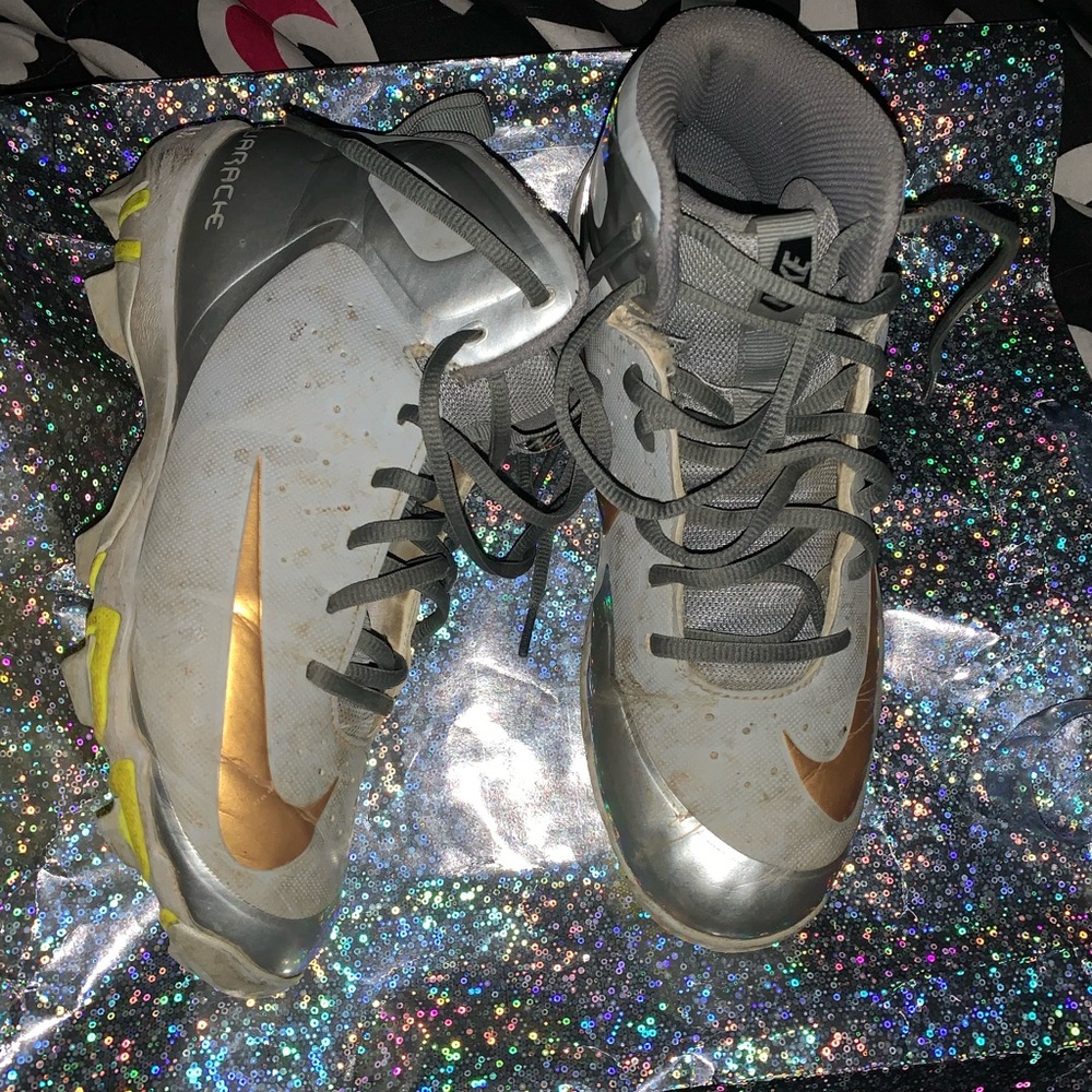 Preloved Nike hurrache baseball cleats